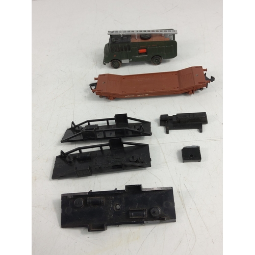 4 - Various model railway items including engine and carriages and Tri-ang coaches