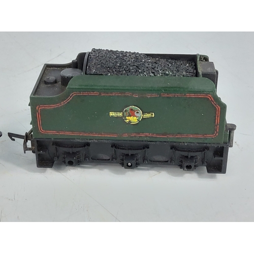 4 - Various model railway items including engine and carriages and Tri-ang coaches