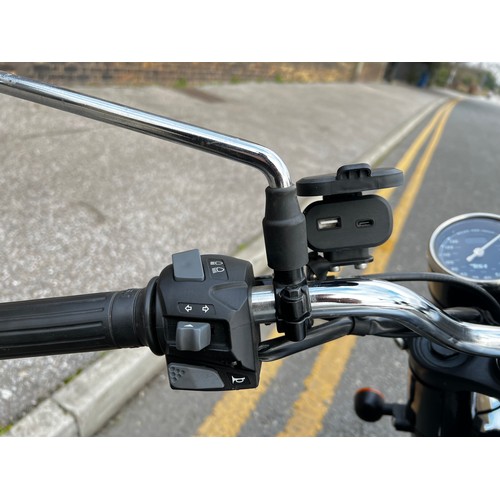 6 - Make: BSA
Model: GOLD STAR LEGACY
Colour: SILVER
Registration: GF23UBA
Engine Size (cc): 652
Transmi... 