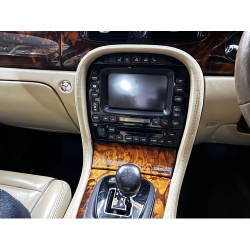 5 - Make: JAGUAR
Model: XJ SOVEREIGN TDVi 
Colour: BLACK
Registration: S1 BCY
Engine Size (cc): 2720
Tra... 