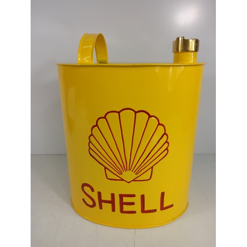 27 - Shell oil can