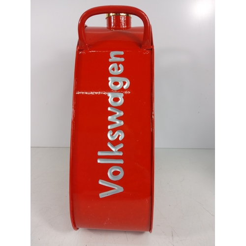 39 - VW oil can