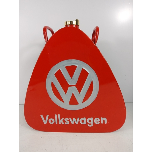 39 - VW oil can