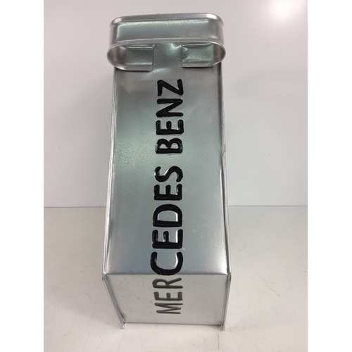 42 - Mercedes oil can