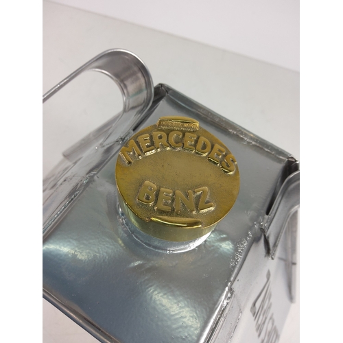 42 - Mercedes oil can