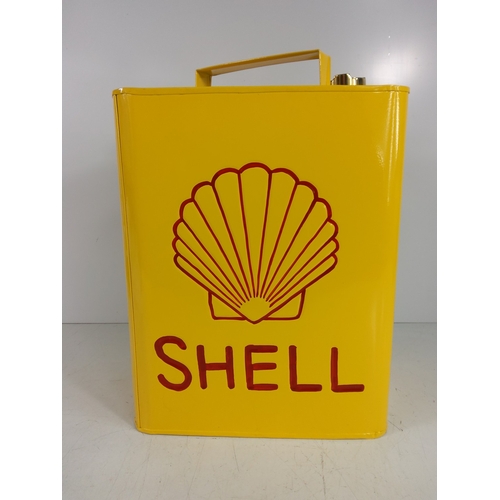 52 - Shell oil can