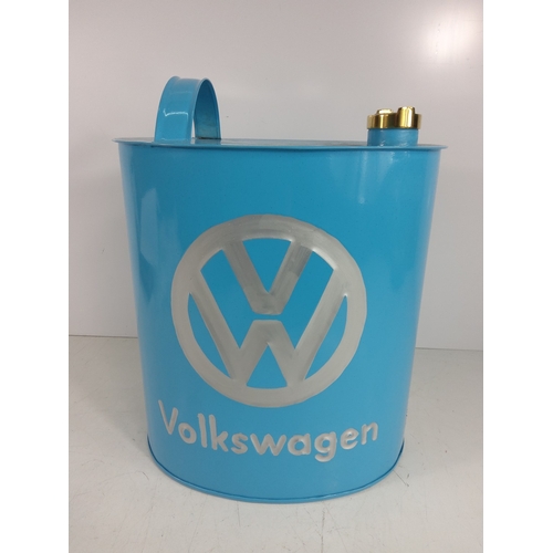 53 - VW oil can