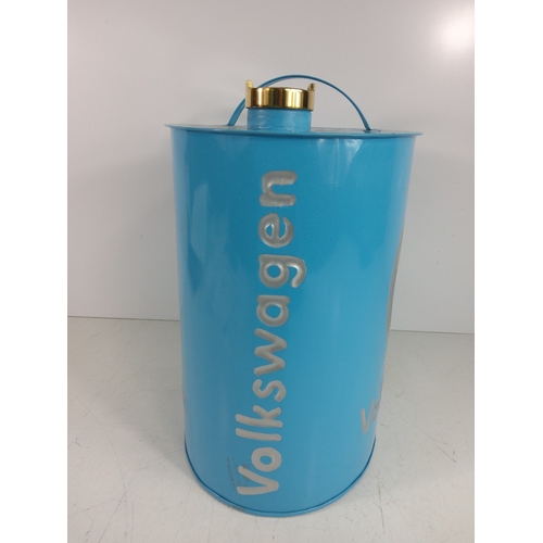 53 - VW oil can