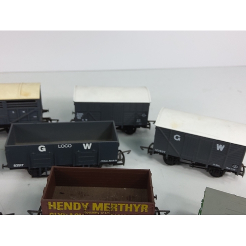 58 - Various model railway items