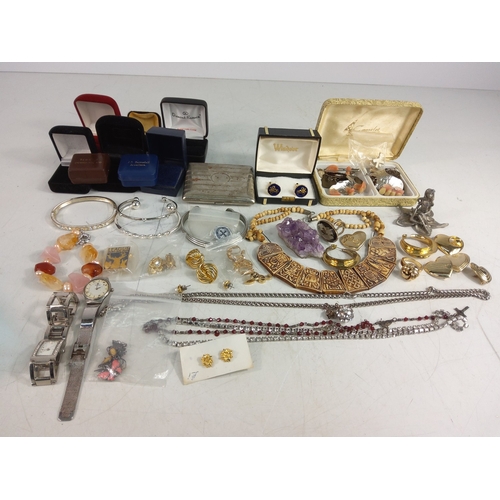 339 - Costume jewellery etc