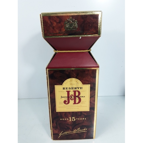 14 - J&B Reserve aged 15 years Scotch whisky, 1980's bottling 75cl, and one 1970's Haig Gold Label, 26 2/... 