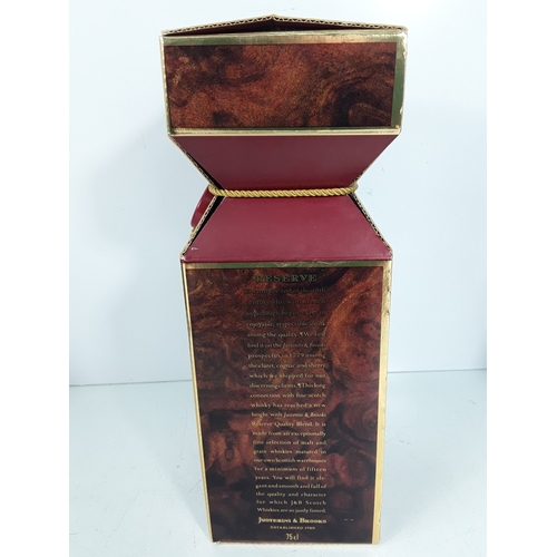 14 - J&B Reserve aged 15 years Scotch whisky, 1980's bottling 75cl, and one 1970's Haig Gold Label, 26 2/... 
