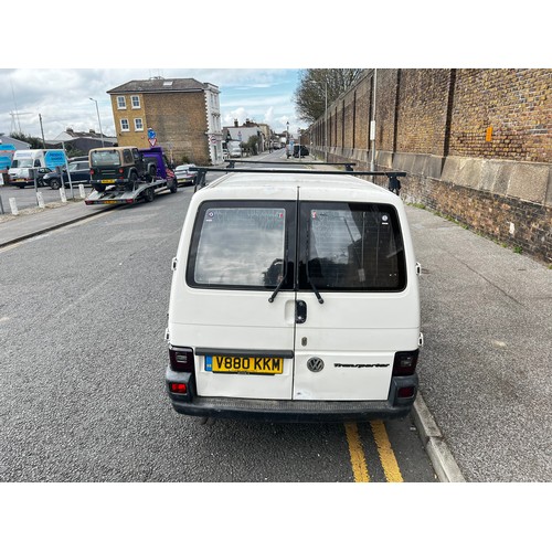 0 - Make: VOLKSWAGEN
Model: TRANSPORTER T4 SWB 1.9TD
Colour: WHITE
Registration: V880KKM
Engine Size (cc... 
