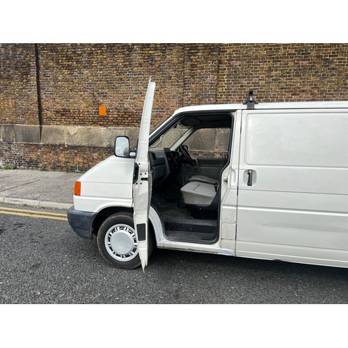 0 - Make: VOLKSWAGEN
Model: TRANSPORTER T4 SWB 1.9TD
Colour: WHITE
Registration: V880KKM
Engine Size (cc... 