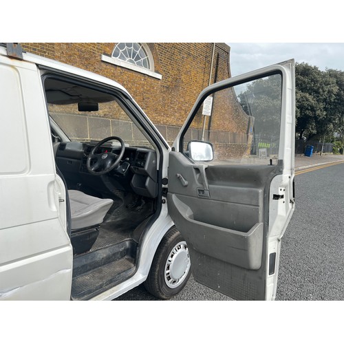 0 - Make: VOLKSWAGEN
Model: TRANSPORTER T4 SWB 1.9TD
Colour: WHITE
Registration: V880KKM
Engine Size (cc... 