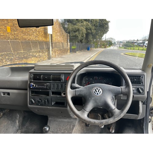 0 - Make: VOLKSWAGEN
Model: TRANSPORTER T4 SWB 1.9TD
Colour: WHITE
Registration: V880KKM
Engine Size (cc... 