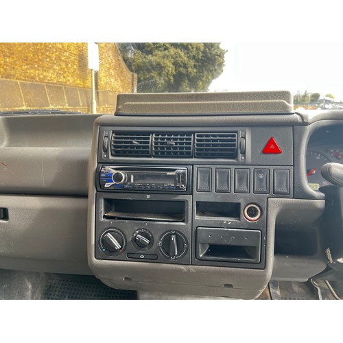0 - Make: VOLKSWAGEN
Model: TRANSPORTER T4 SWB 1.9TD
Colour: WHITE
Registration: V880KKM
Engine Size (cc... 