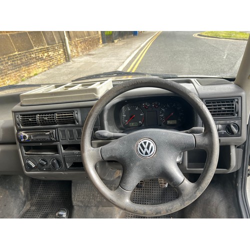 0 - Make: VOLKSWAGEN
Model: TRANSPORTER T4 SWB 1.9TD
Colour: WHITE
Registration: V880KKM
Engine Size (cc... 