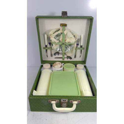 102 - Vintage 1960's Brexton picnic hamper