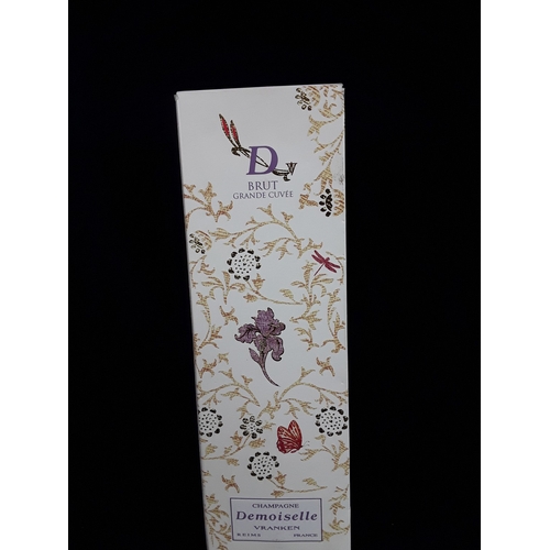 106 - Boxed bottle of Demoiselle Vanken Champagne
