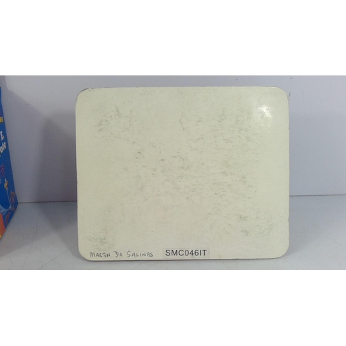 188 - Boxed Looney Tunes Wile.E Coyote and boxed knight