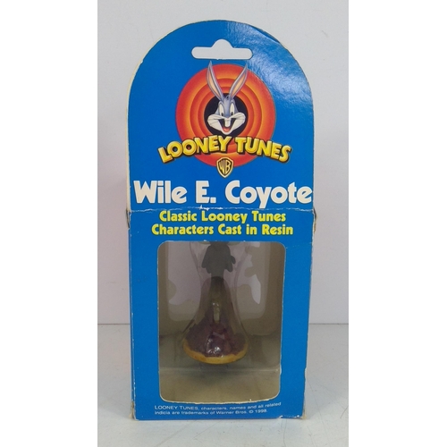 188 - Boxed Looney Tunes Wile.E Coyote and boxed knight