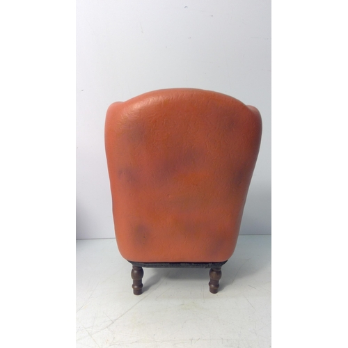 189 - Boxed Dorothy Twisted Land of Oz figurine and a model chair