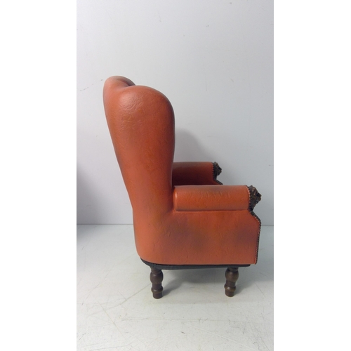 189 - Boxed Dorothy Twisted Land of Oz figurine and a model chair