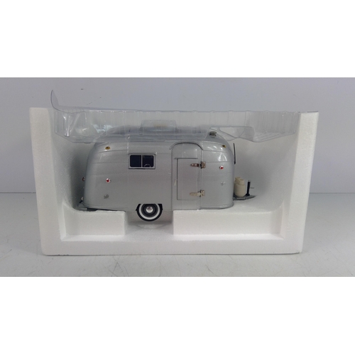208 - Motor City Classics 1:18 Camper Trailer