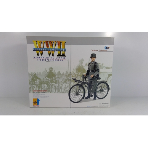 203 - Neo3Body WWII Wehrmacht MG Gunner w/ Truppenfahrrad 