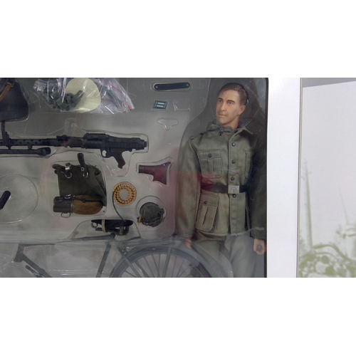 203 - Neo3Body WWII Wehrmacht MG Gunner w/ Truppenfahrrad 