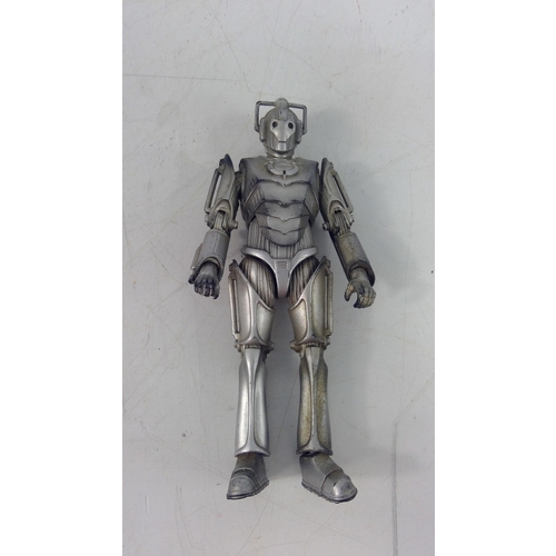 187 - Three Doctor Who figures