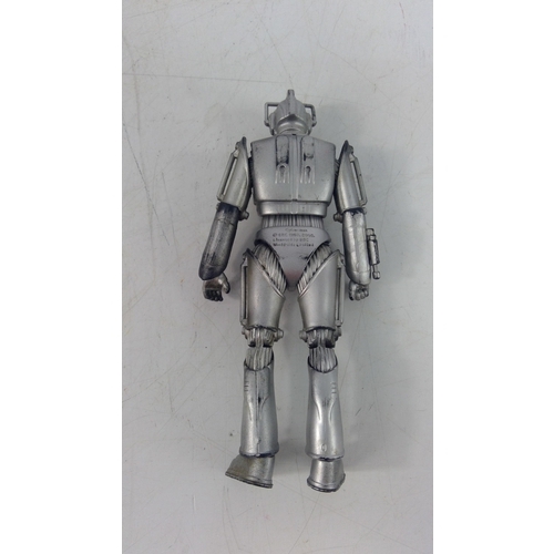 187 - Three Doctor Who figures