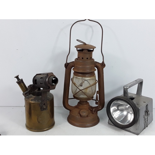 191 - Box of lanterns and oil cans