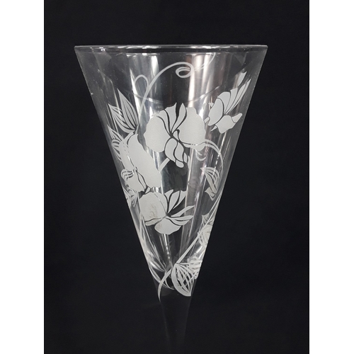 470 - Set of 12 Franklin Mint Les Fleurs crystal champagne glasses