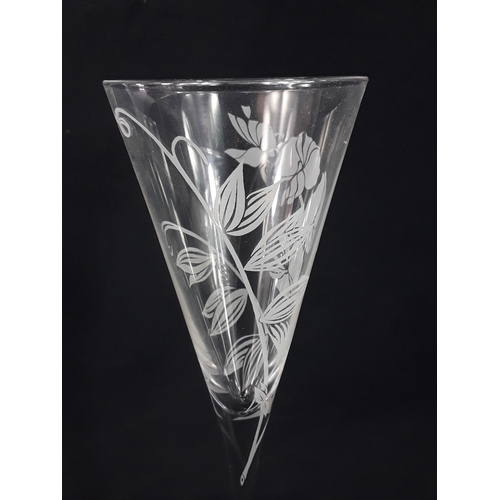 470 - Set of 12 Franklin Mint Les Fleurs crystal champagne glasses