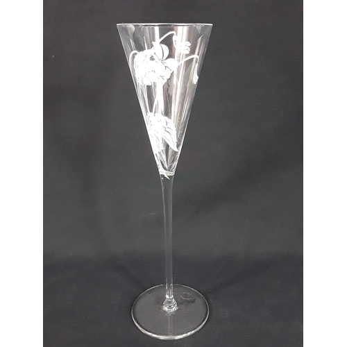 470 - Set of 12 Franklin Mint Les Fleurs crystal champagne glasses