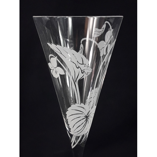 470 - Set of 12 Franklin Mint Les Fleurs crystal champagne glasses