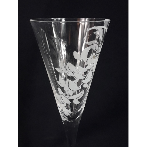 470 - Set of 12 Franklin Mint Les Fleurs crystal champagne glasses