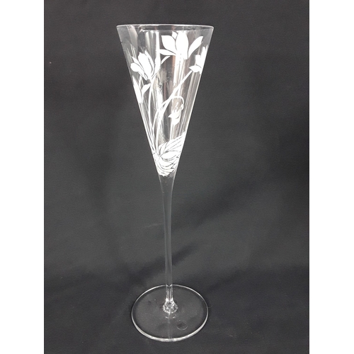 470 - Set of 12 Franklin Mint Les Fleurs crystal champagne glasses