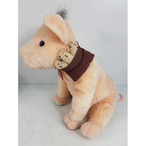 350 - Collection of meerkats stuffed toys, Ted and Babe