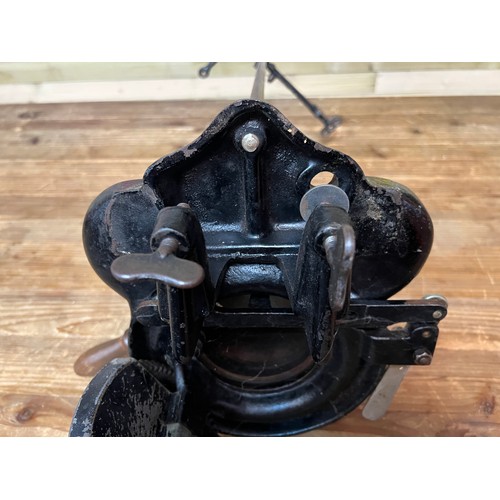 194 - Vintage sock knitting machine