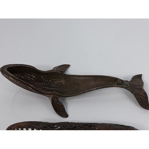 95 - Cast bronze incense pot in the form of a whale