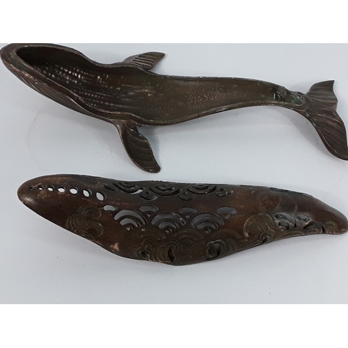 95 - Cast bronze incense pot in the form of a whale