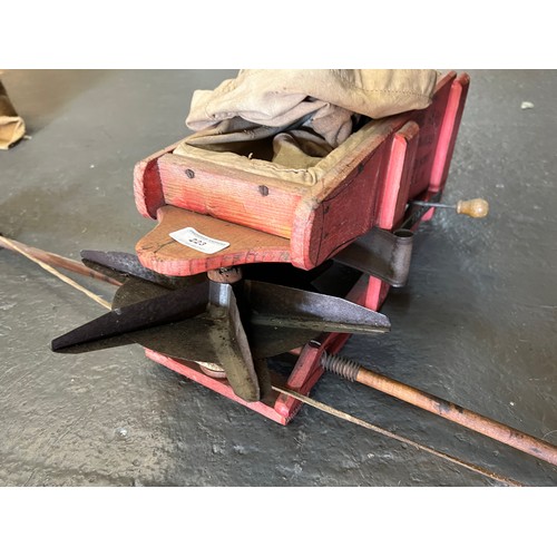 223 - Aero broadcast seed fiddle with bow