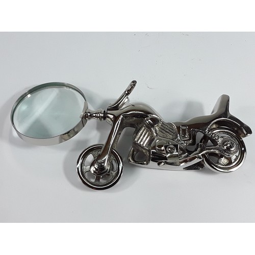 62 - Novelty motorcycle magnifying glass