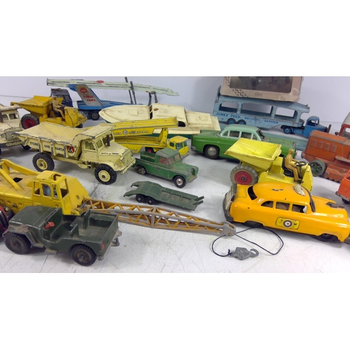 303 - Box of vintage model vehicles