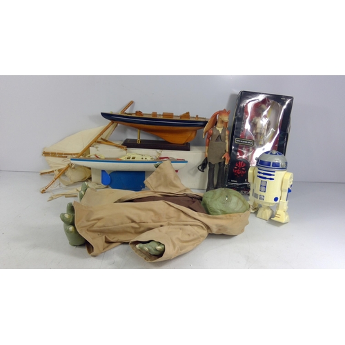 306 - Pond Yacht and various other toys inc Star Wars