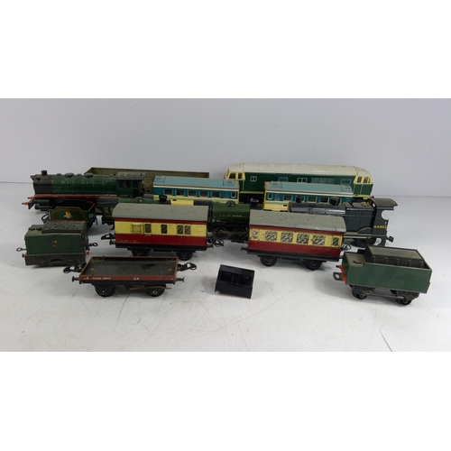 322 - Large selection of various carriages and rolling stock, mainly 0 gauge