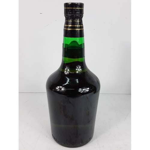 29 - Bottle of VAT 69 Reserve, 75cl, 40%, 1980's and a bottle of Passport Blended Scotch Whisky, 26 2/3fl... 